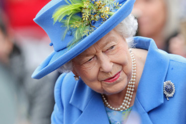 Moderan susret sa praunukom: Kraljica Elizabeta posle 8 meseci konačno upoznala svoju imenjakinju