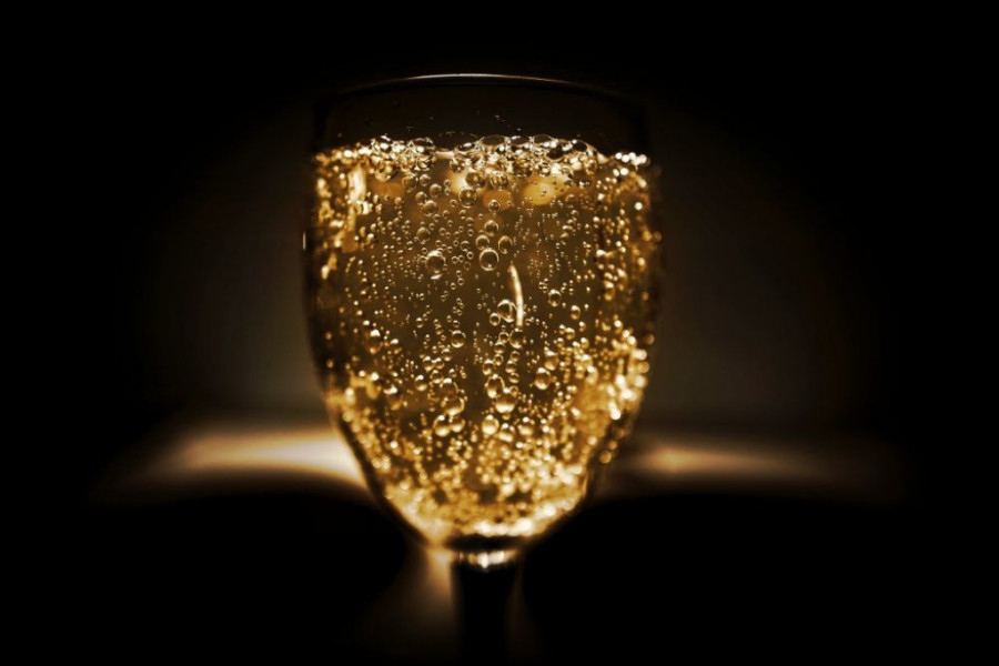 Da li ste znali: U jednoj flaši šampanjca ima 49 milijardi mehurića