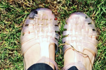 Najružnije sandale se vraćaju u modu, da li biste ih obuli?