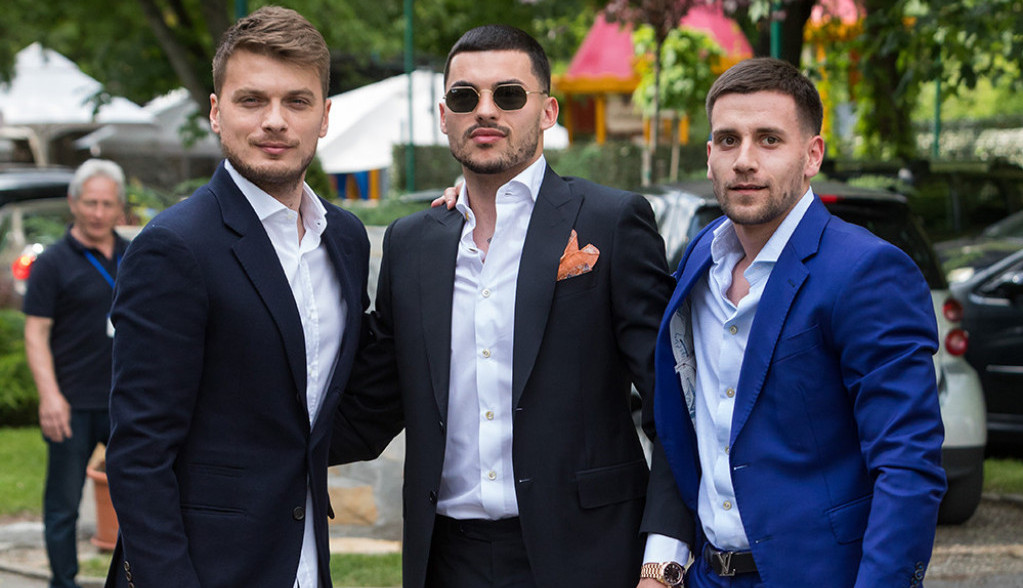 Muškarci sa stilom: Modni defile srpskih fudbalera oduševio pripadnice lepšeg pola (foto)