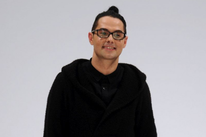 Gledali ste je na Pinku, a niste imali pojma da je ova pevačica rođena sestra srpskog dizajnera koji je promenio pol FOTO