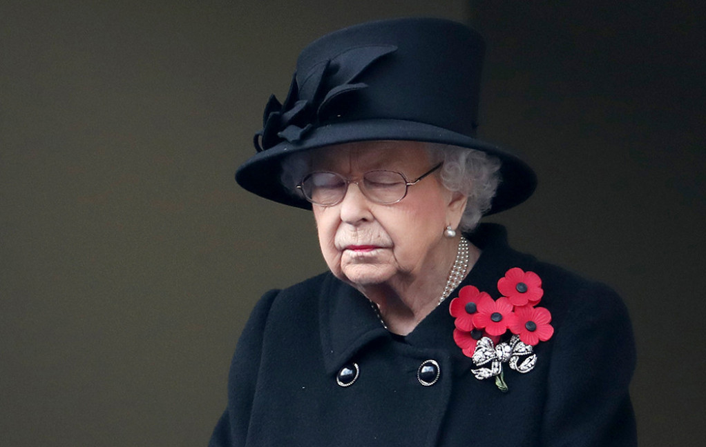 Zdravlje kraljice Elizabete narušeno, najbolji lekari upućeni u britansku  palatu || Hello Magazin!