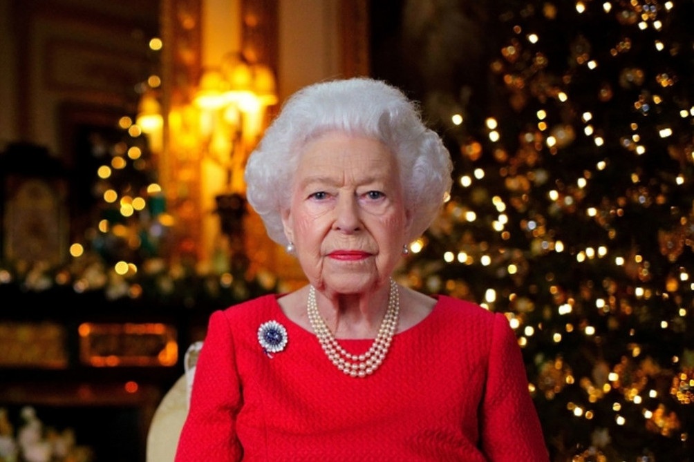 Badnji dan u Velikoj Britaniji nikad tužniji, na stolu kraljice Elizabete detalj koji slama srce (foto)