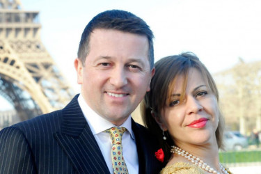 Intimna ceremonija u Ambasadi Srbije u Parizu: Ovako su Srđan Predojević i njegova tajanstvena supruga izgledali na venčanju (foto)