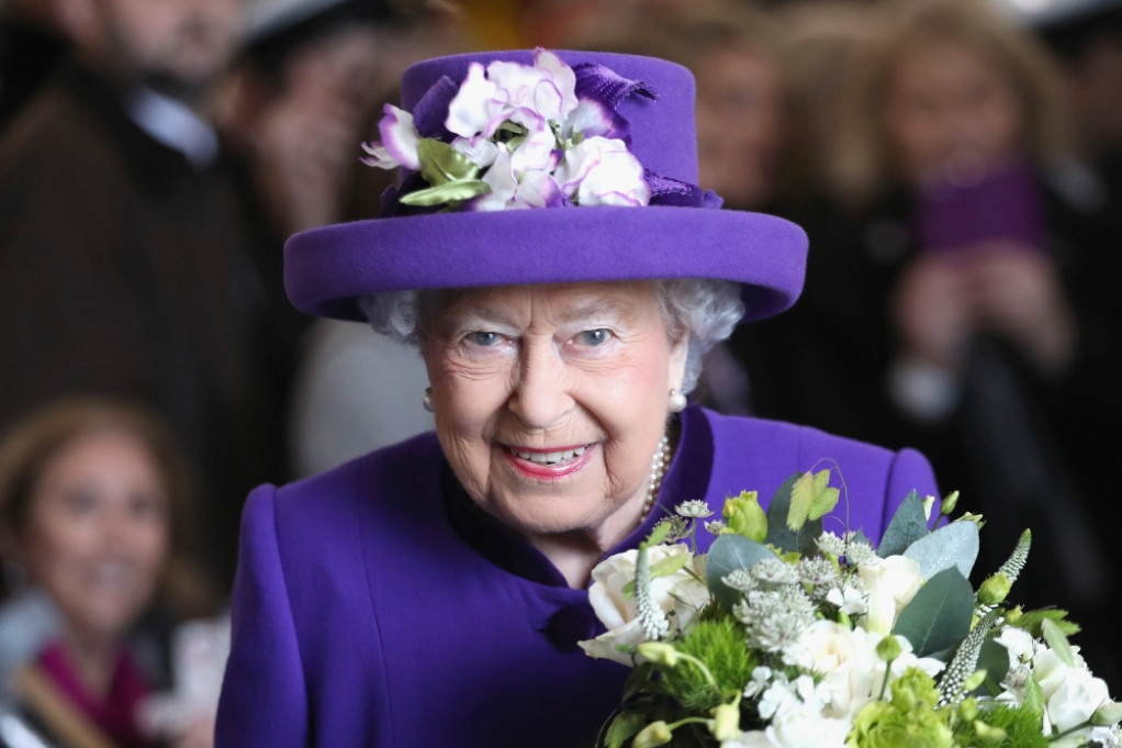 Kraljica Elizabeta slavi 96. rođendan, na vrata Vindzora stigao nesvakidašnji poklon (foto)
