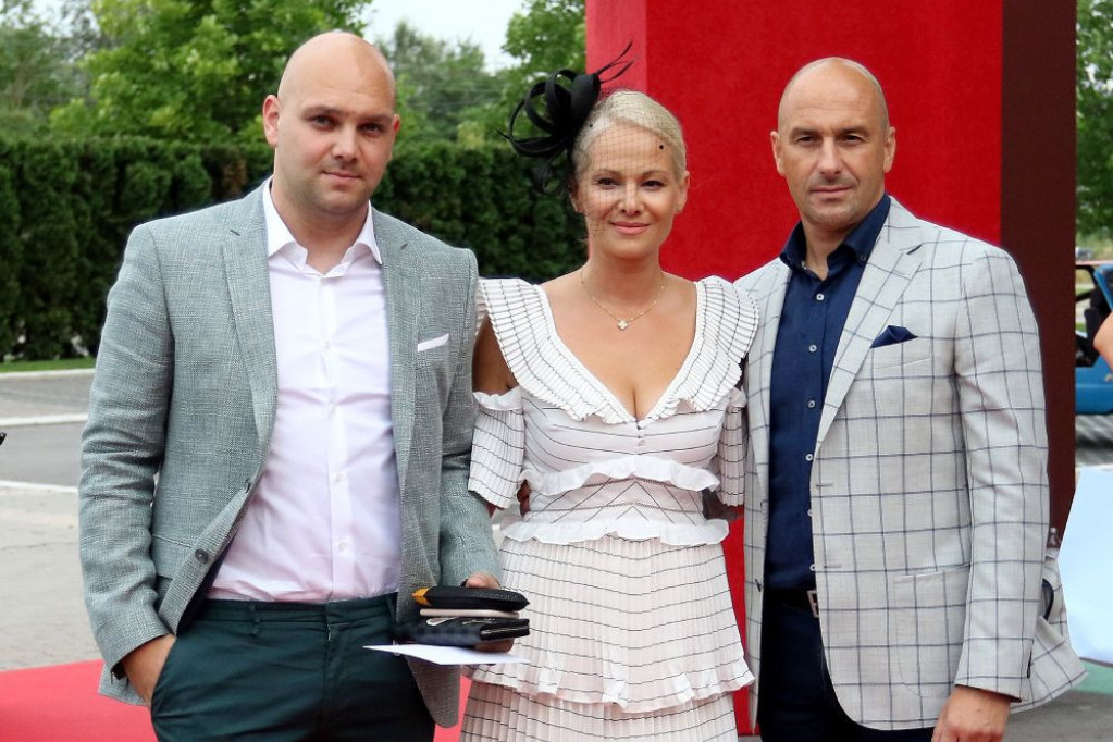 Ilda Šaulić objavila fotografiju sa venčanja, Mihajlo blista pored pelepe izabranice (foto)