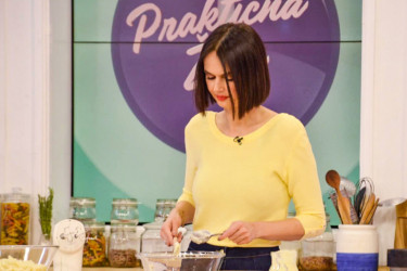Zašto ovo još nismo probali: Nataša Pavlović oduševila receptom za makarone sa jagodama