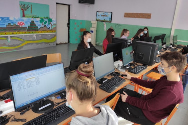Počinje šesti ciklus projekta „Stvaramo znanje“: Telekom Srbija nastavlja da podržava razvoj informatičke pismenosti osnovaca