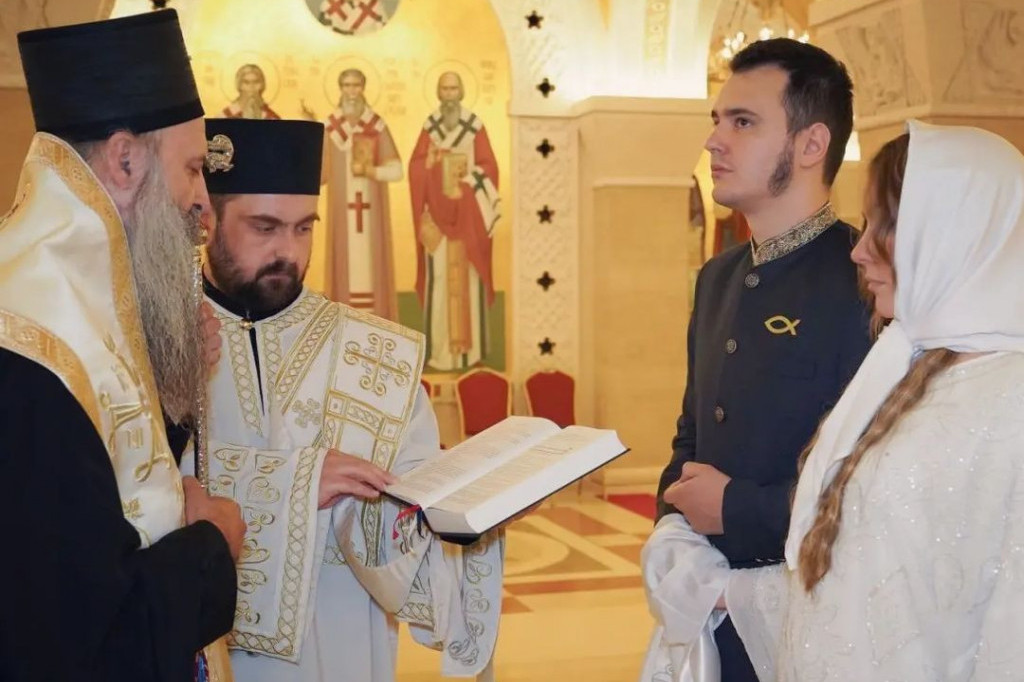 Njihovo poklonjenje vas poziva na pravoslavnu hadžijsku svadbu, vi ste u odabranih 150: Balaševićeva pozivnica hit na mrežama (foto)