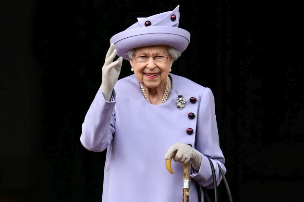 Želela je da je svi pamte drugačiju: Poslednje fotografije kraljice Elizabete obišle svet (foto)