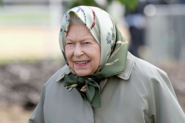Omiljena marama kraljice Elizabete iznenada se pojavila na sahrani, evo i kako (foto)