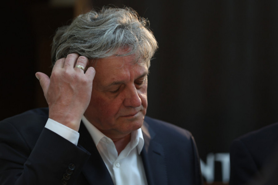 Preminuo je sinoć... Dom Radoša Bajića zavijen u crno, kolege šalju reči utehe