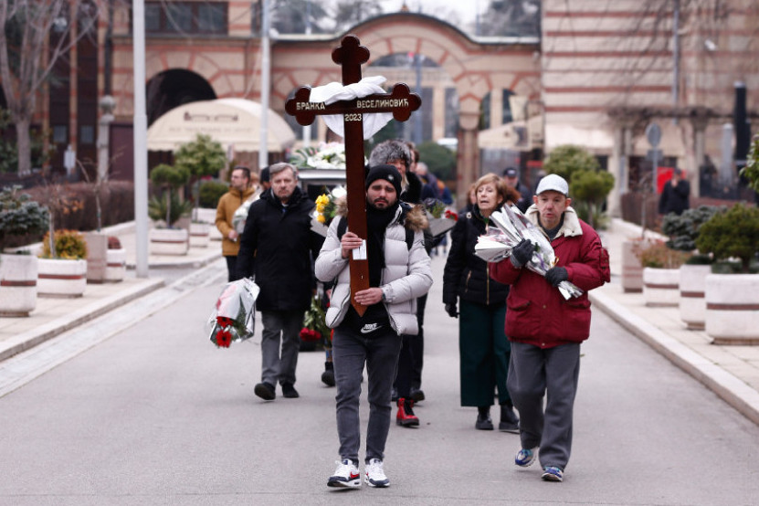 Tužne slike sa Novog groblja: Branka Veselinović sahranjena bez govora i lovora FOTO