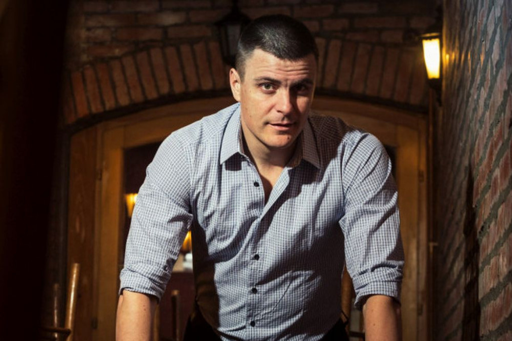 Zavirite u planinsku kućicu Vuka Kostića: Ovo je tajno skrovište najpoželjnijeg neženje