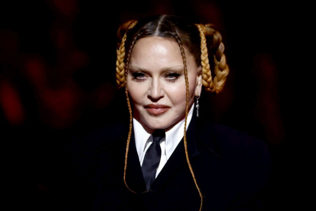 Madona pronađena bez svesti, po hitnom postupku smeštena u bolnicu: Evo šta je prethodilo zdravstvenoj katastrofi