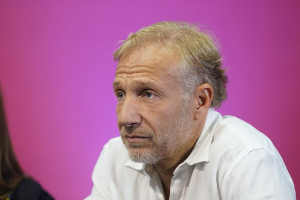 Brat Milana Kalinića u zagrljaju Mandine Anje: Ovog dasu svi odlično znate - da li je sportista lepši od glumca? FOTO