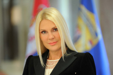 Udala se za starijeg političara, rodila ćerku, razvela se i nestala: Ovako danas izgleda voditeljka Biljana Popović, Jovana joj je sve FOTO