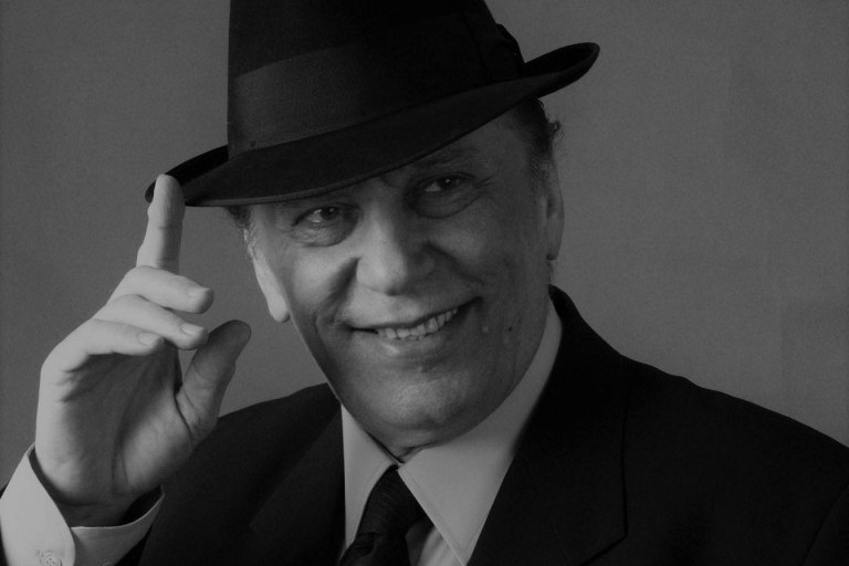 Ovo su vanbračni sinovi pokojnog Tozovca koji su se otimali za nasledstvo: Starijeg dobio s prelepom pevačicom, mlađi preslikan otac