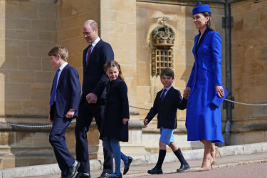 Praznik u plavom: Džordž, Šarlot i Luis zvezde uskršnje službe, Kejt Midlton prekršila protokol FOTO