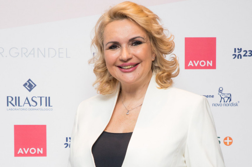 Kako izgledati vitkije i to odmah: Odelo Darije Kisić ima moć koja će svaku ženu učiniti zadovoljnijom FOTO