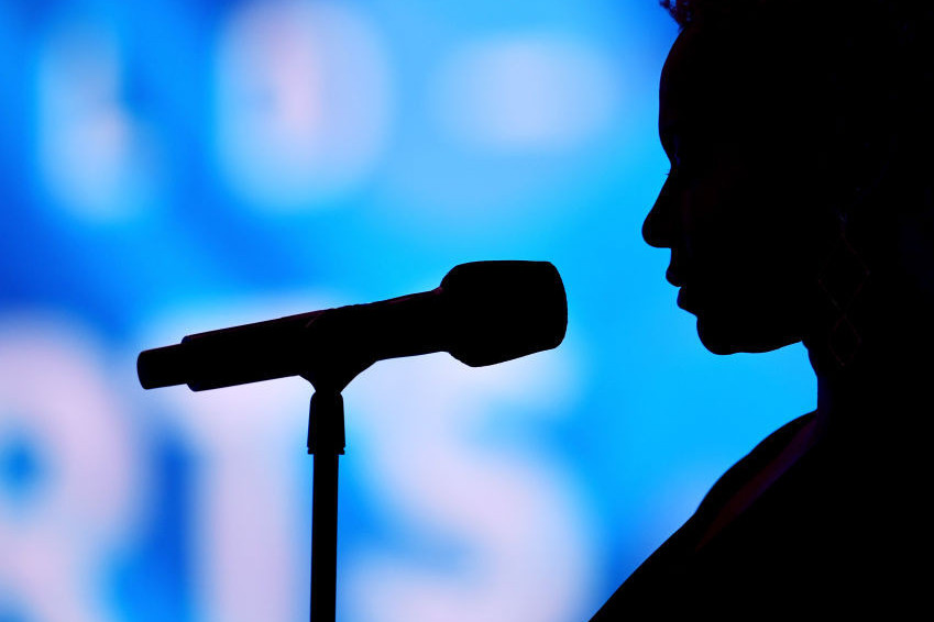 Razvela se od Crnogorca, doživela nervni slom i tu nije kraj... Pevačica svetskog glasa danas priznaje da voli ženu FOTO