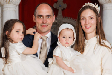 Veliki dan male princeze: Mihailo i Ljubica Karađorđević krstili mlađu ćerku na Oplencu FOTO