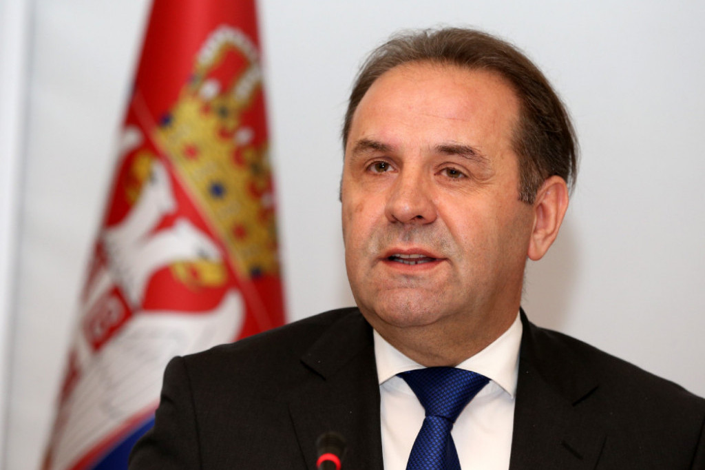 Sestra Rasima Ljajića u sedmoj deceniji postala majka, ćerkica Alina danas je velika devojčica: Samo da nismo gladne... FOTO