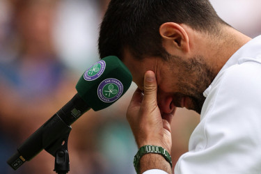 Trenutak kakav svet nije video: Novak posle poraza ugledao sina Stefana na tribinama, pa zaplakao kao nikad VIDEO