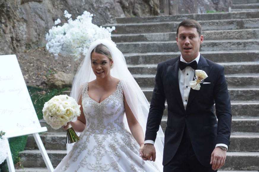 Udala se Marija Mikić: Venčanica stigla pravo iz Dubaija, svadba kao iz bajke FOTO