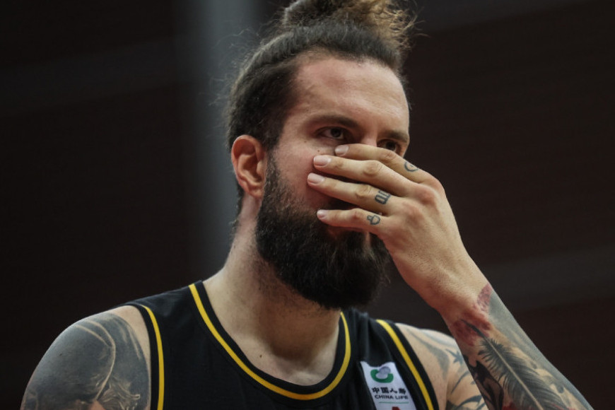 Miroslava Raduljicu udario auto: Košarkaš bio na motoru, vozač pobegao sa mesta nesreće