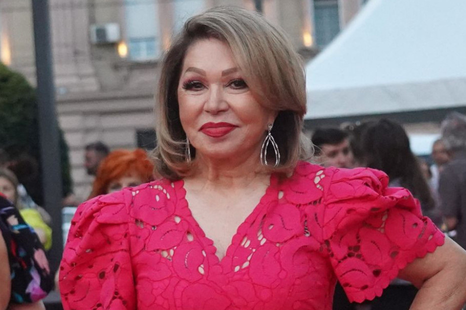 Neda Ukradne proslavila 75. rođendan, stajlingom oduševila