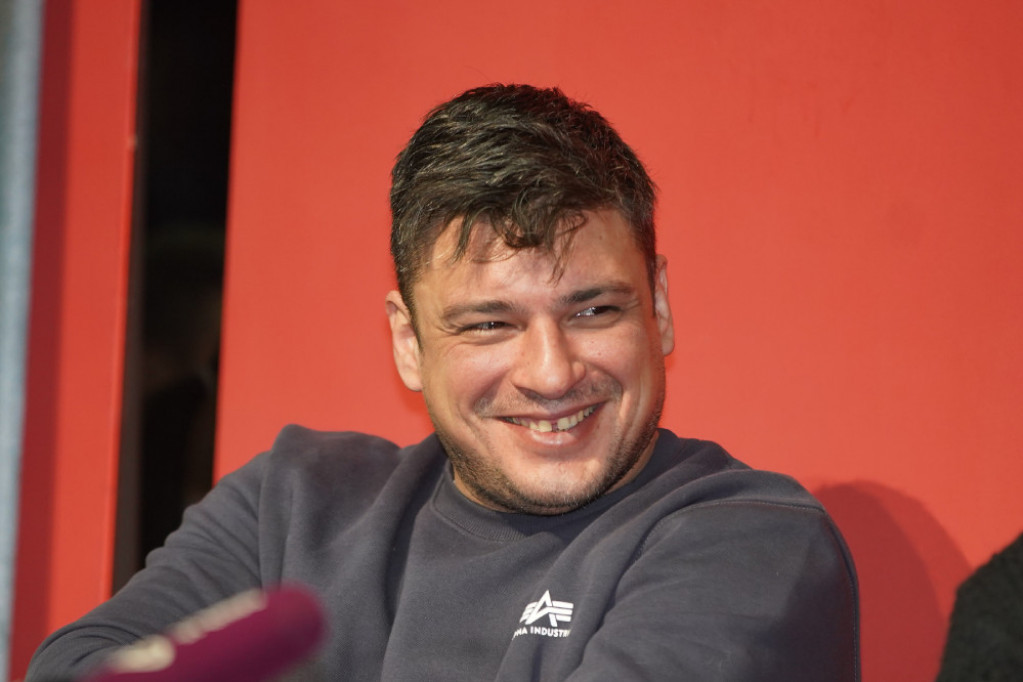 Andrija Kuzmanović ima dvojnika! Glumac podelio fotografiju, sličnost je neverovatna