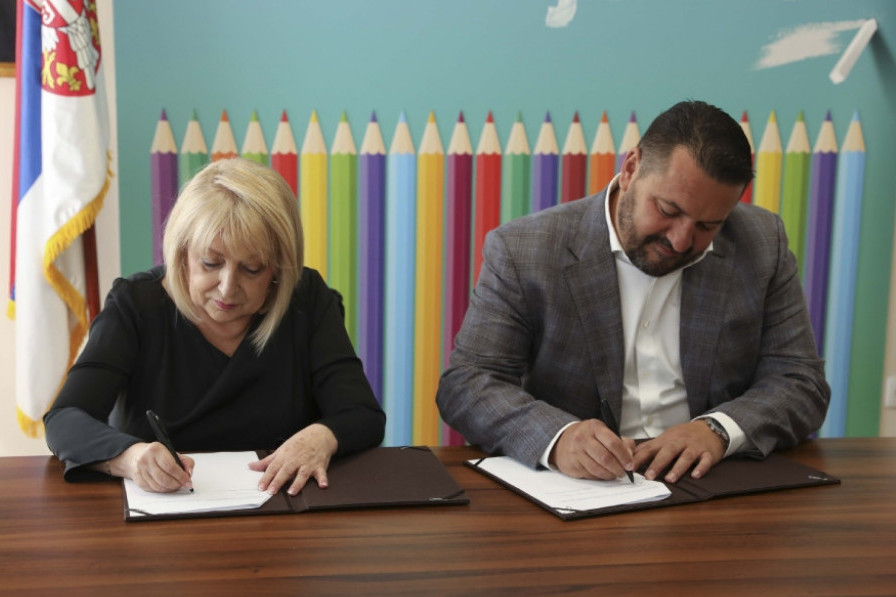 Plazma paketići za više od 64.000 đaka prvaka