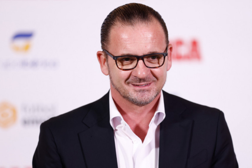 Peđa Mijatović na crvenom tepihu sa ćerkama Ninom i Lolom, ne možemo da se odlučimo koja je lepša