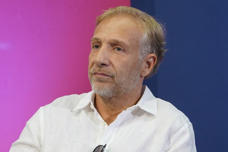 Milan Kalinić mora da se snalazi posle otkaza, ovo je njegov novi biznis, nema veze sa televizijom