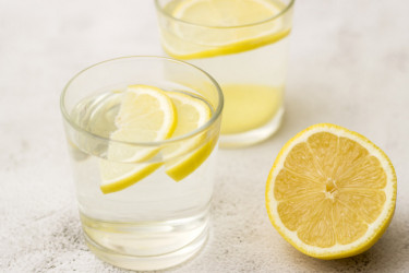Limun sa vodom pre jela za mršavljanje i detoks: Mit ili čarobno piće?