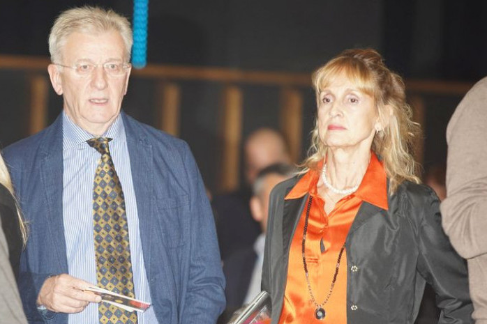 Suprugu je pokazao sinoć, posle tri decenije, a sina znamo svi! Ovaj glumac je naslednik Branimira Brstine