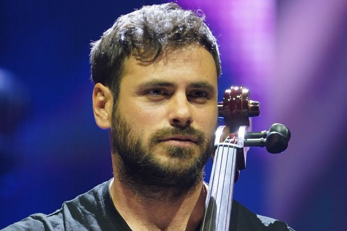 Otkrivamo: Zašto Stjepan Hauser uvek svira bos?