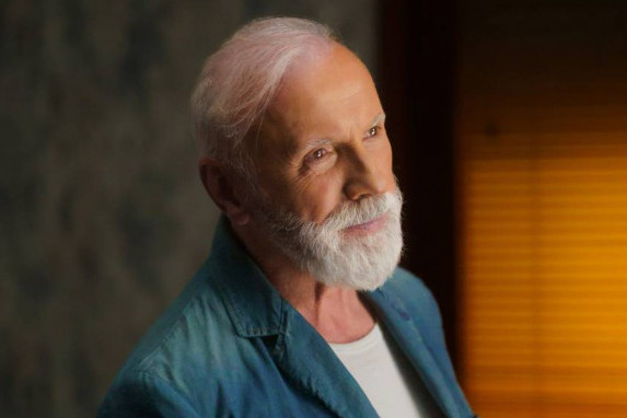 Oglasio se menadžment Dina Merlina: Evo u kakvom je stanju pevač posle hospitalizacije