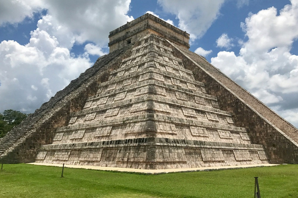 Novac stiže sa svih strana: Ova tri znaka majanskog horoskopa čeka ogromna sreća u 2024. godini