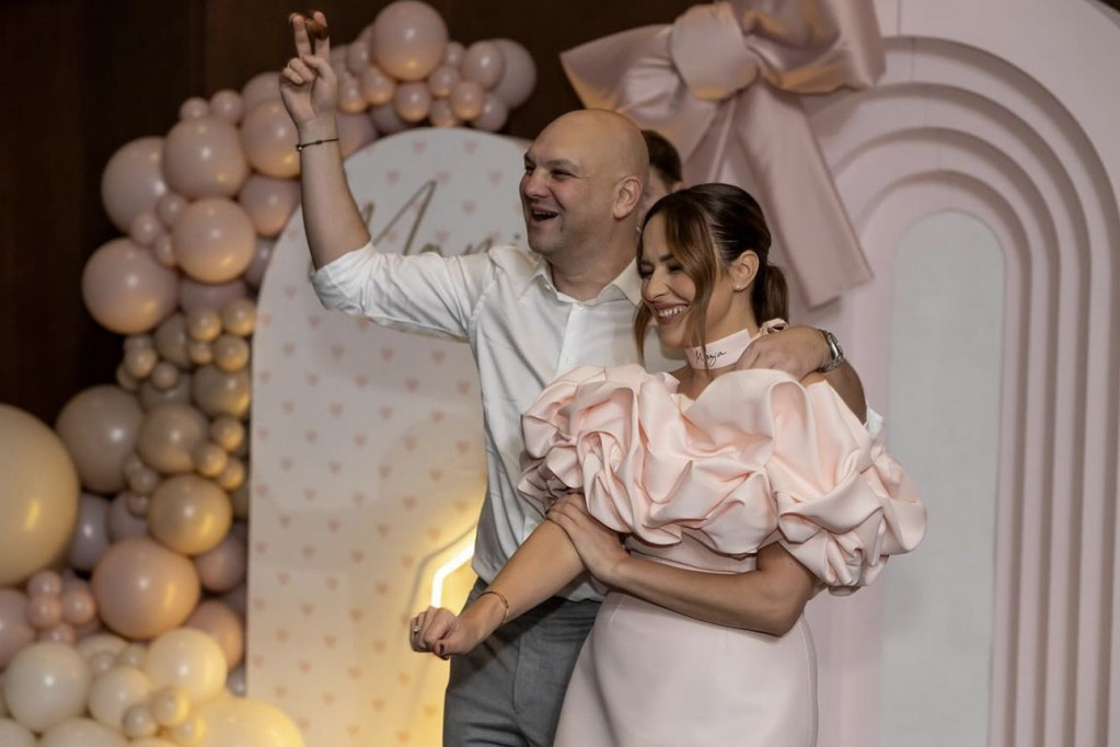 Deda bi bio najsrećniji na svetu: Ćerka Mihajla Šaulića proslavila prvi rođendan