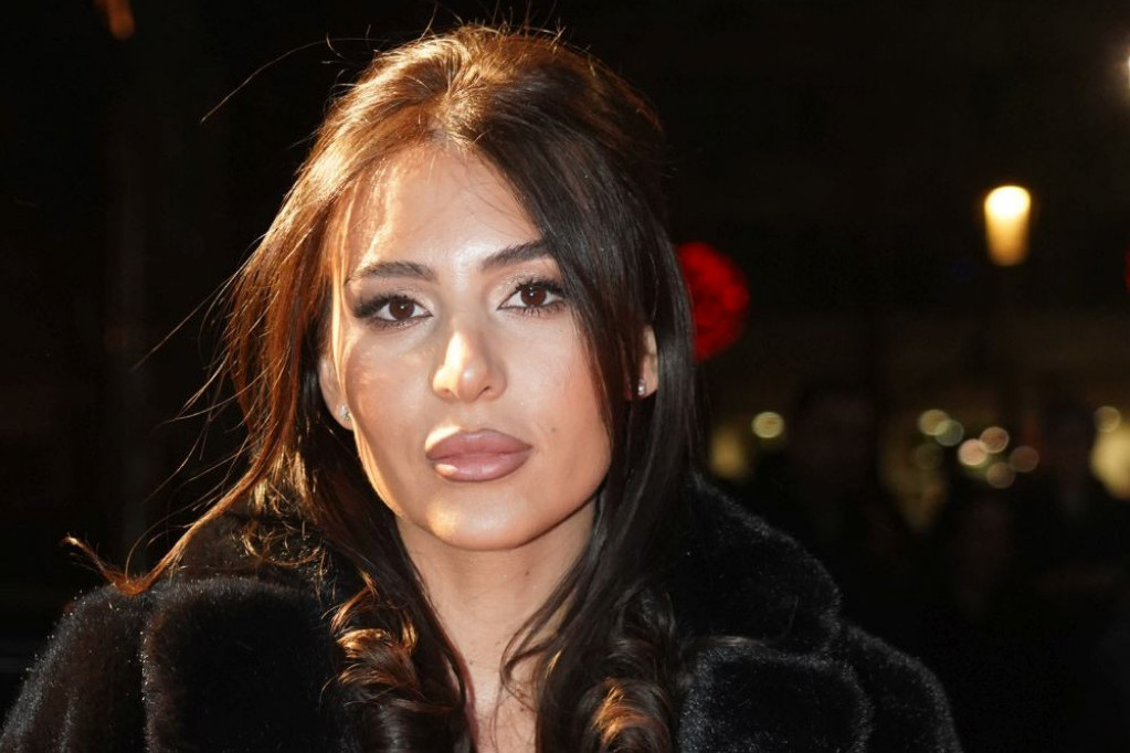 Tasa trudna? Fotografija zbunila sve, komentari se nižu