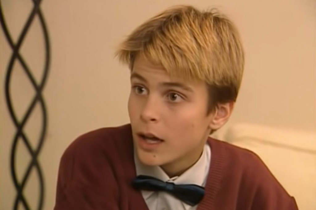 Na njegov šarm pale su mnoge poznate dame: Plavokosi dečak danas je jedan od omiljenih domaćih glumaca, da li ga prepoznajete?