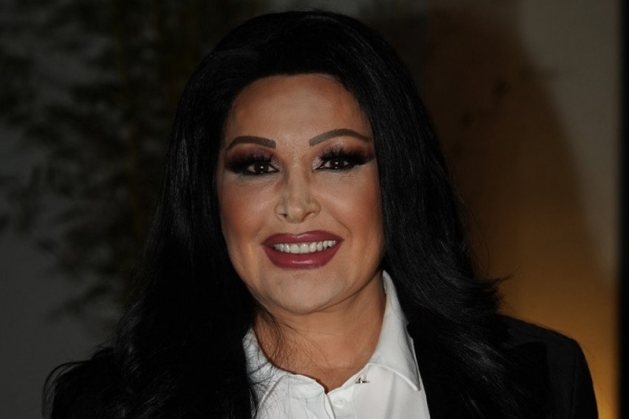 Ceo Beograd gledao je torbu Dragane Mirković: Pevačica u rukama nosila pola miliona dinara