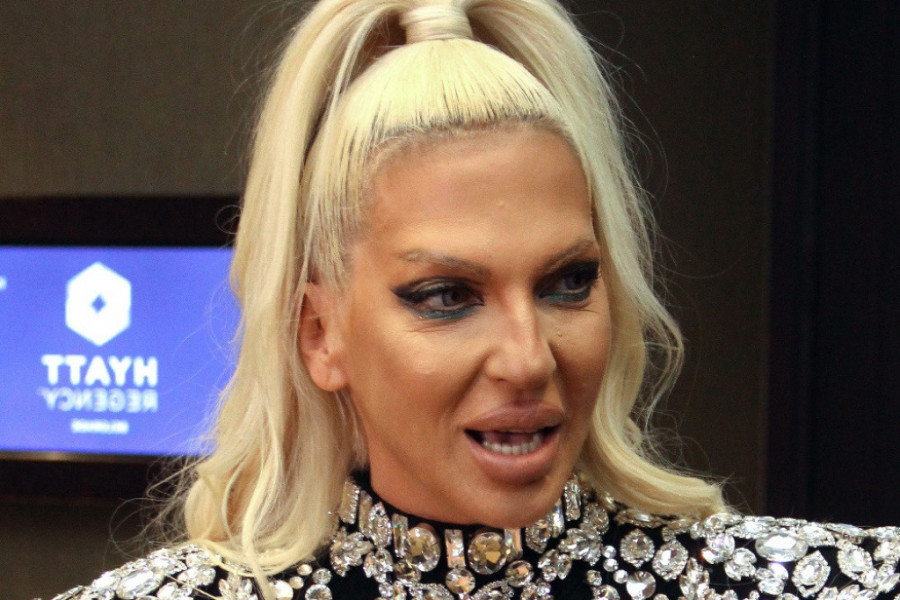 Skinuli joj od plate jer je ugostila Karleušu: Voditeljka otkrila šta se stvarno desilo u emisiji