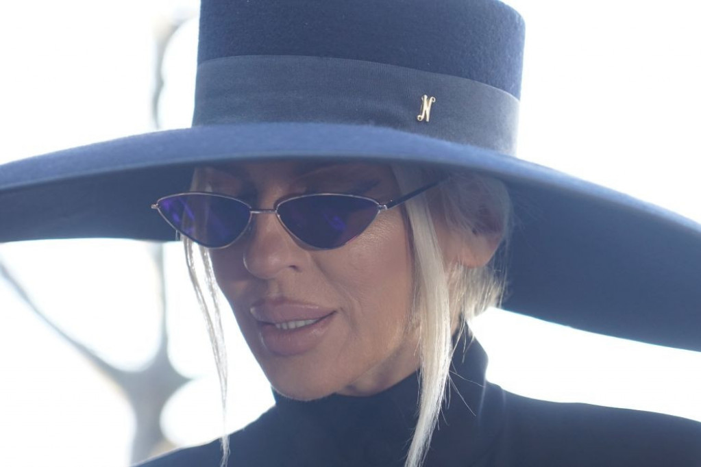 JK tek sada smogla snage, objavila Laćinu poslednju sliku iz bolnice, preminuo je 10 dana kasnije