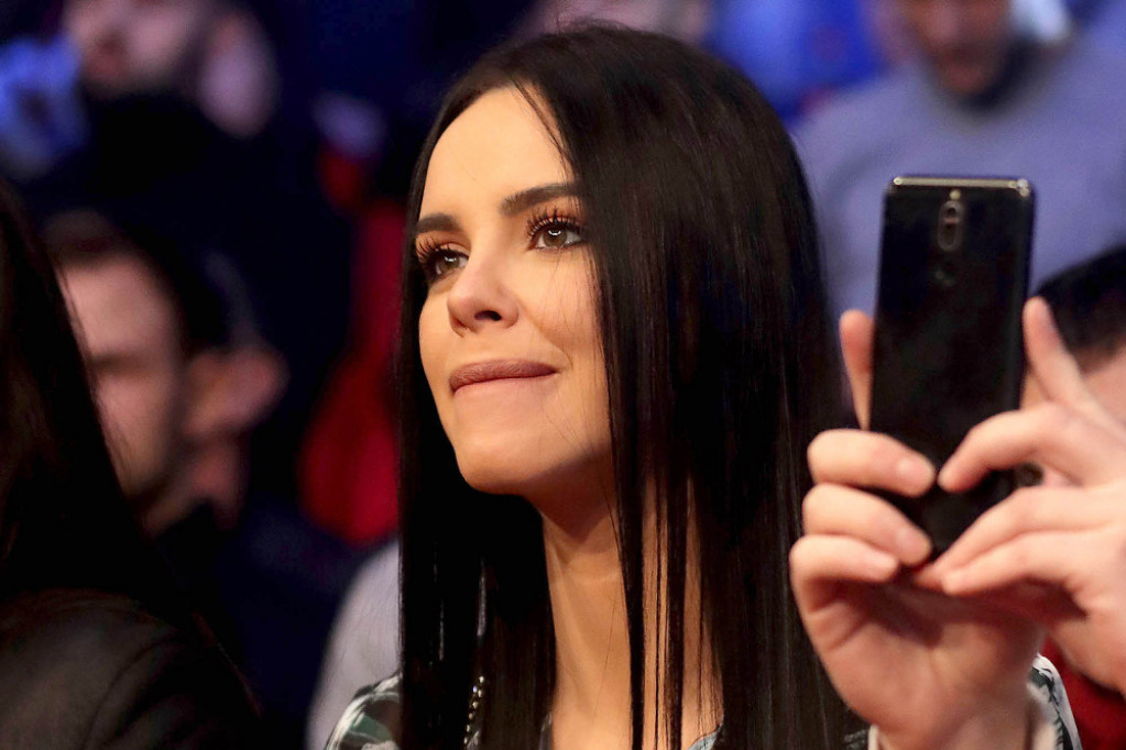 Pristupačno, udobno i opušteno: Trudnički stajling Bogdane Ražnatović baš svako može da iskopira