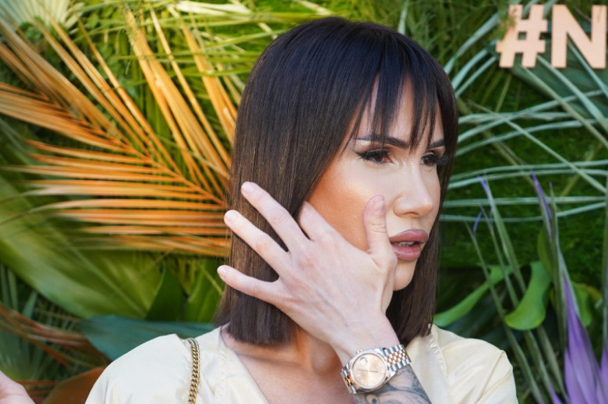 EKSKLUZIVNO za HELLO! Velika je razlika između nas: Nikolija Jovanović o porodičnim odnosima, bratu i sestri