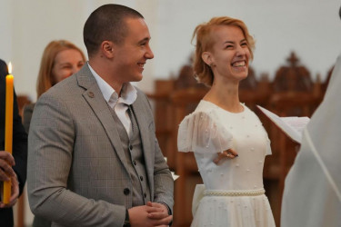 Najlepše fotografije sa venčanje Devojke sa krilima: Želela sam da ćerka i ja nosimo identične haljine