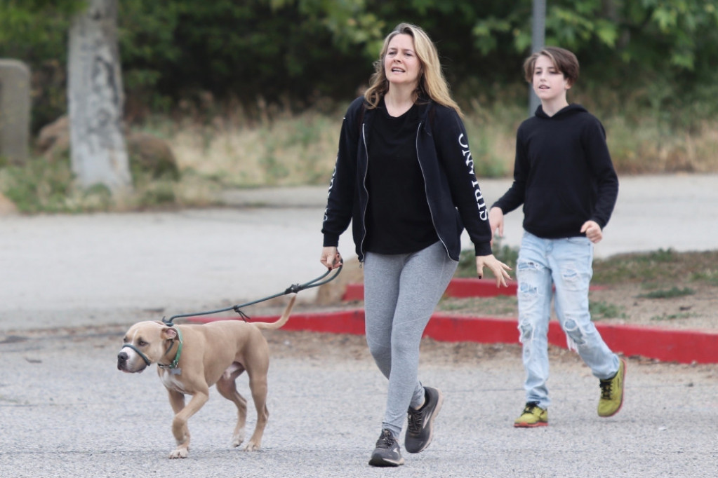 Slavna glumica zgrozila svet: Spava sa sinom, žvaće mu hranu i kupa se s njim u kadi, a on ima 12 godina